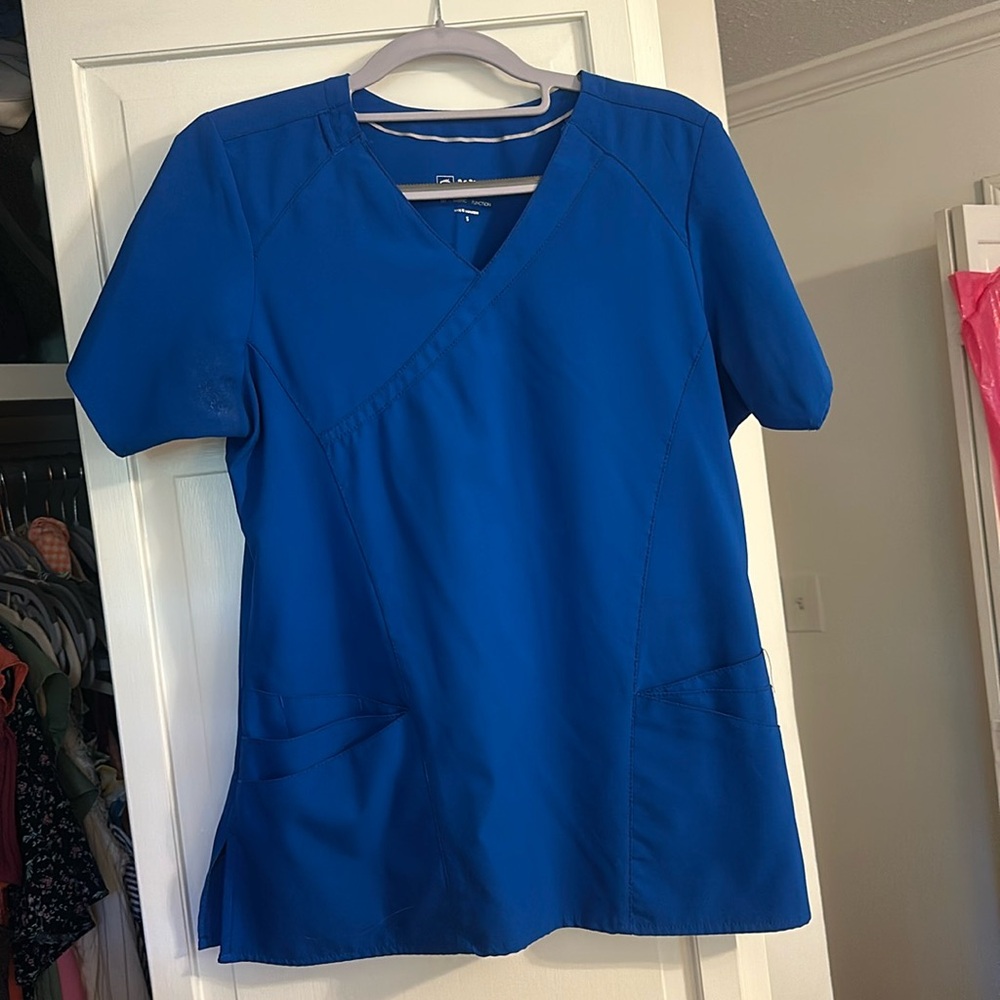 Wonder wink scrub top.